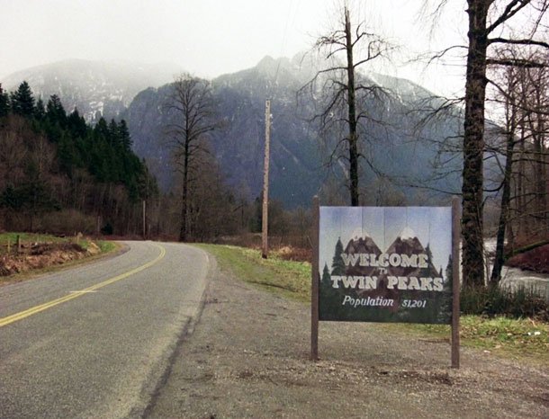 welcome-to-twin-peaks-sign-51201
